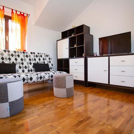 Apartment Kika Pula Luaran gambar