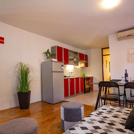 Apartment Kika Pula Luaran gambar