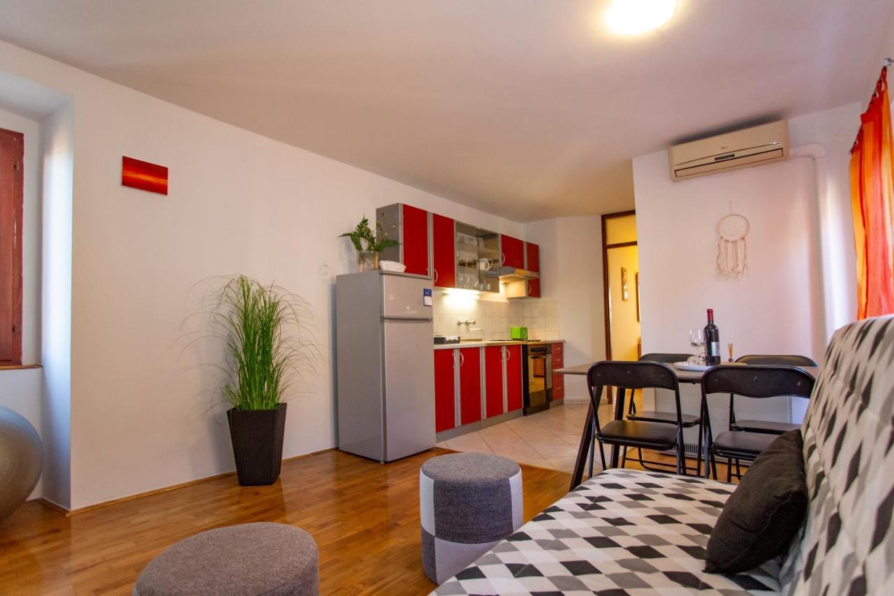 Apartment Kika Pula Luaran gambar