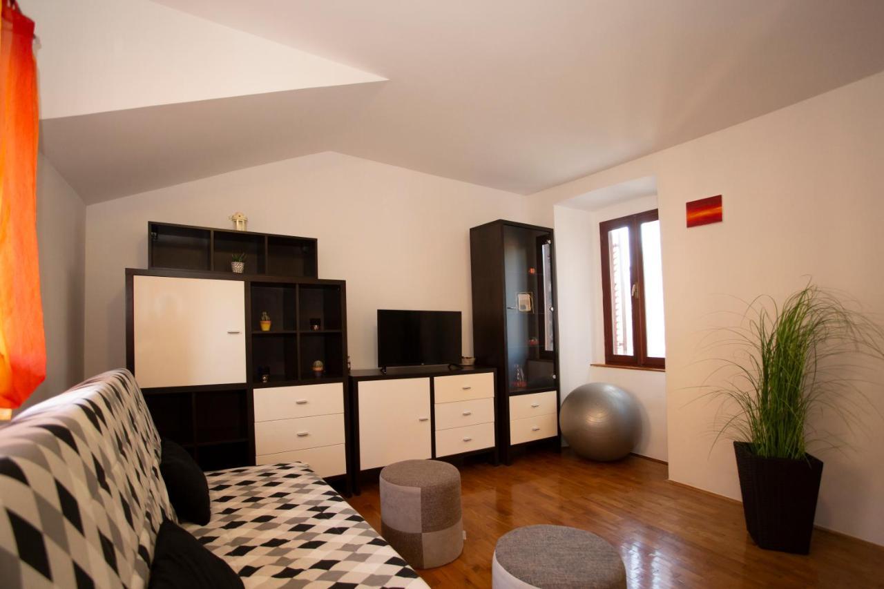 Apartment Kika Pula Luaran gambar