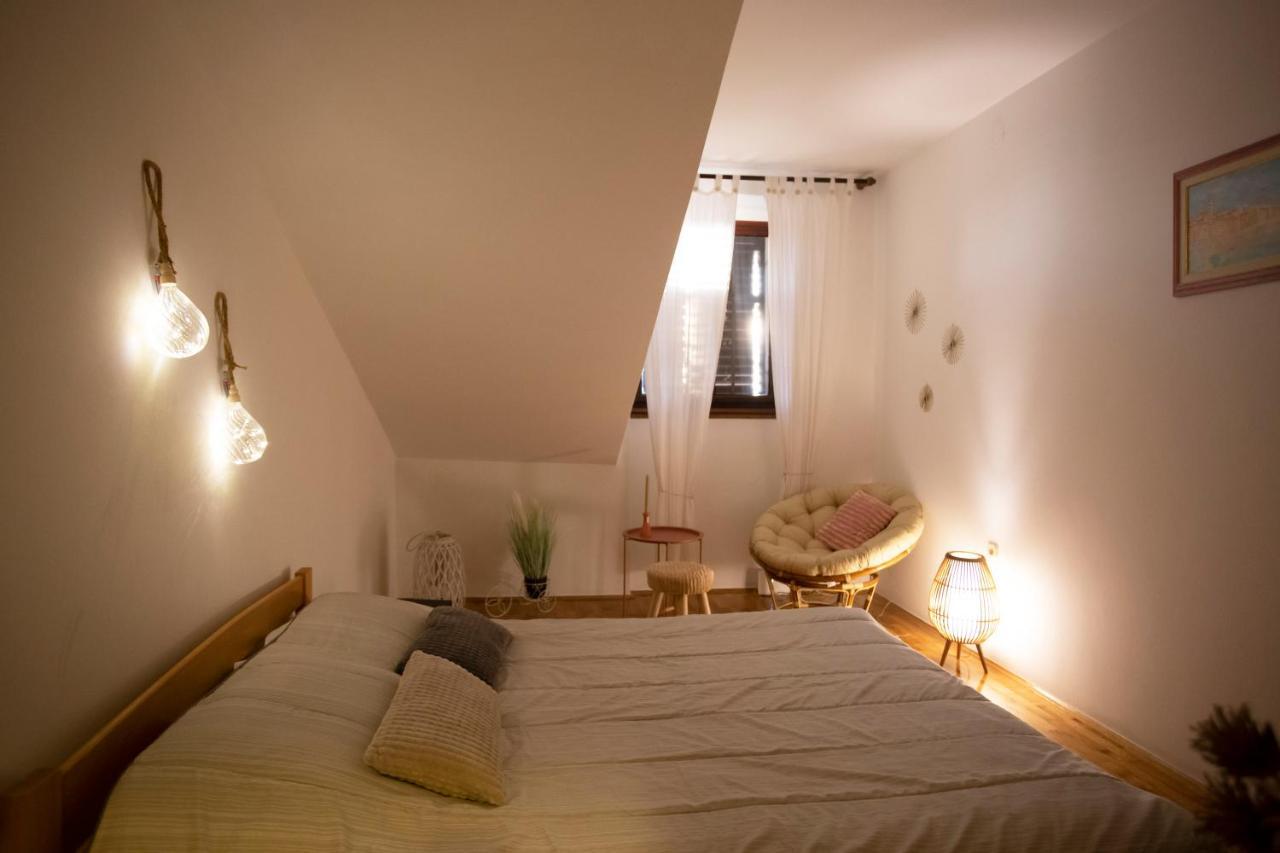 Apartment Kika Pula Luaran gambar