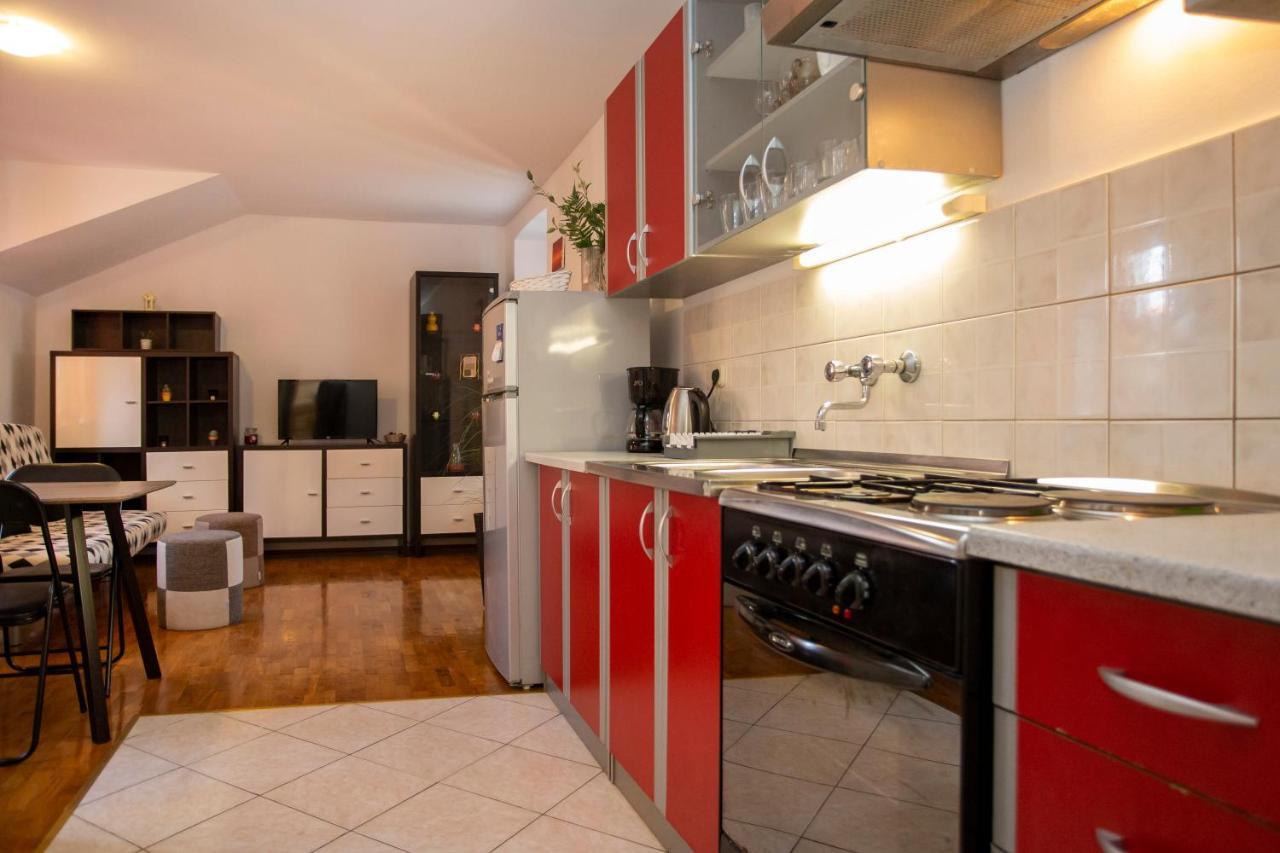 Apartment Kika Pula Luaran gambar