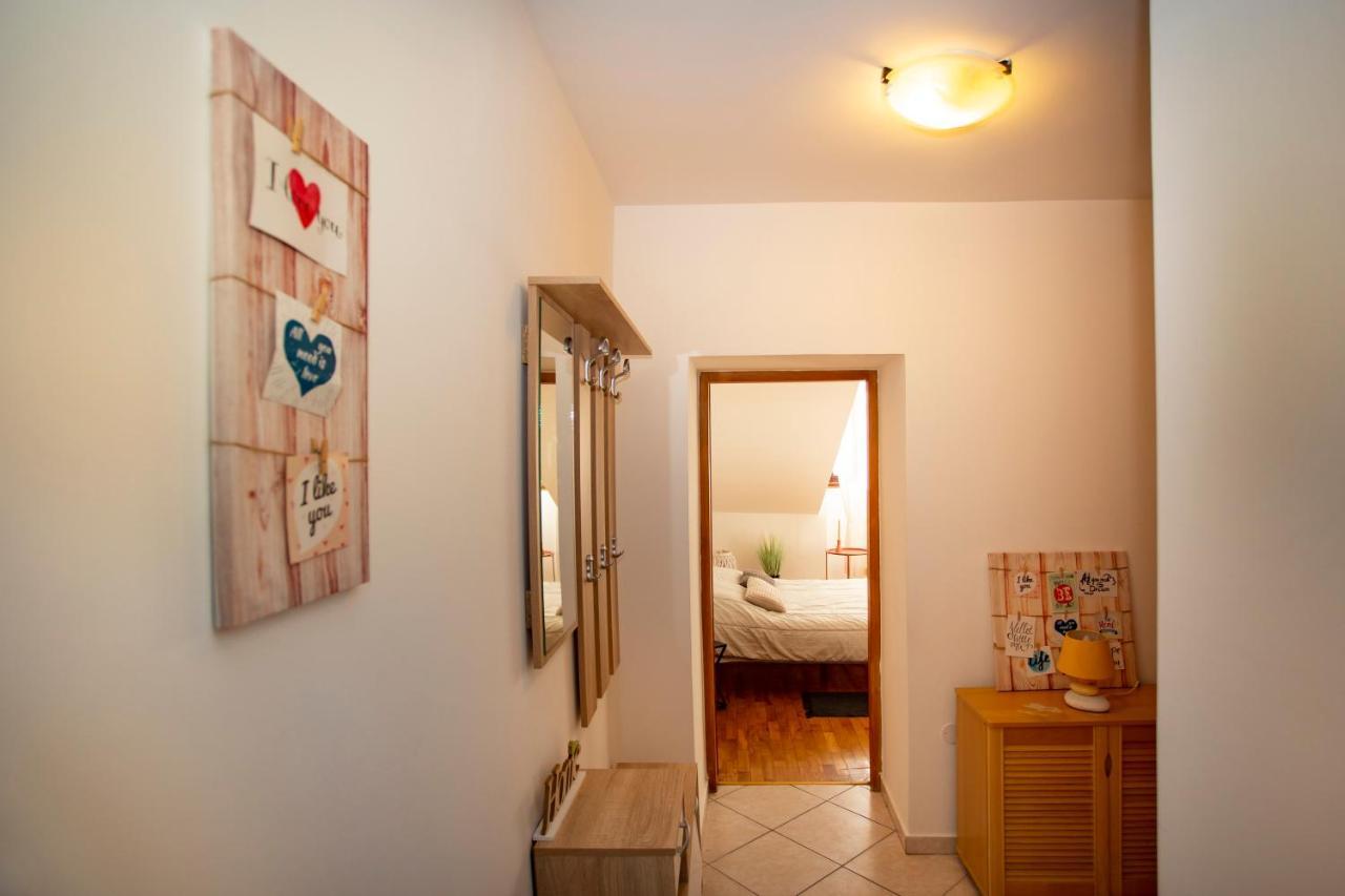 Apartment Kika Pula Luaran gambar