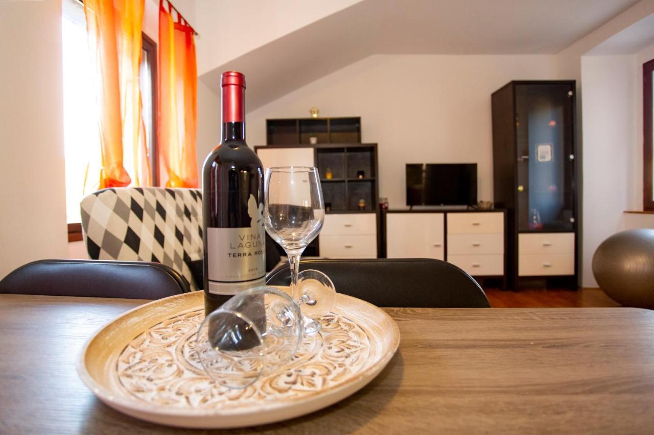 Apartment Kika Pula Luaran gambar
