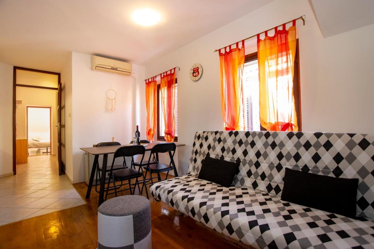 Apartment Kika Pula Luaran gambar